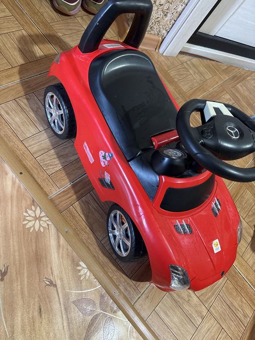 Продам толокар машинка