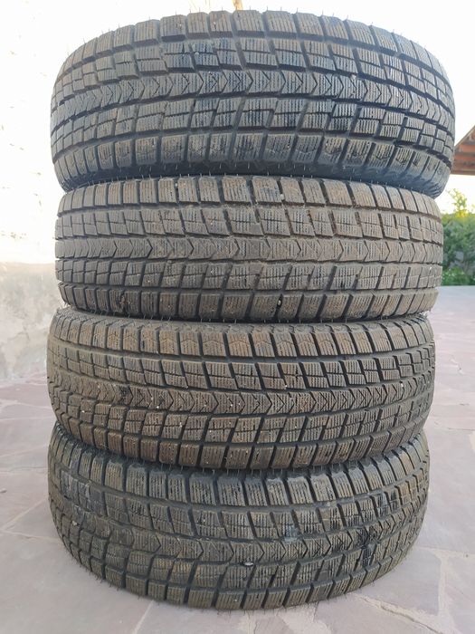 Продам комплект зимних шин