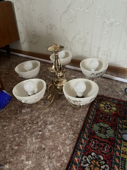 Продам люстру самовывоз