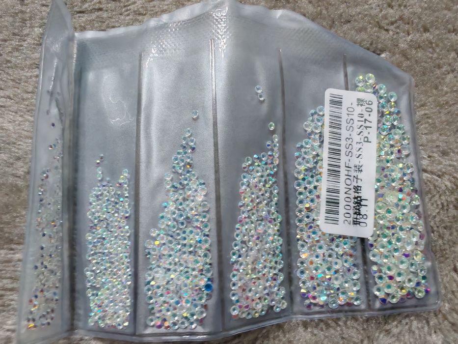 Бисер, стразы для рукоделия