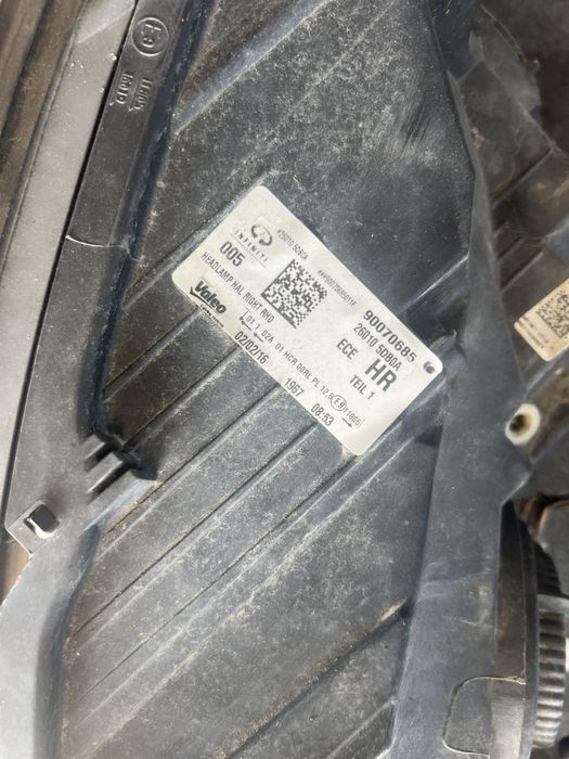 Оригинални фар,фарове за Инфинити Кю30 Infiniti Q30