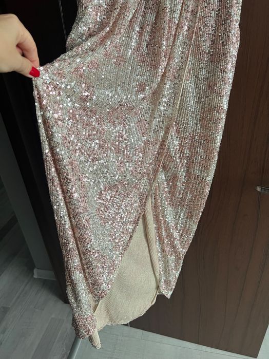 Официална рокля с блясък в розови нюанси