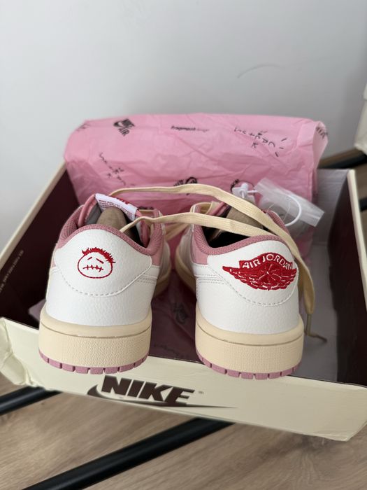 Nike Travis Scott обувки в размер 39 (24,5см)