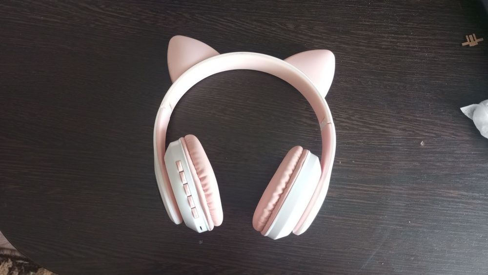 Продам наушники с ушками.