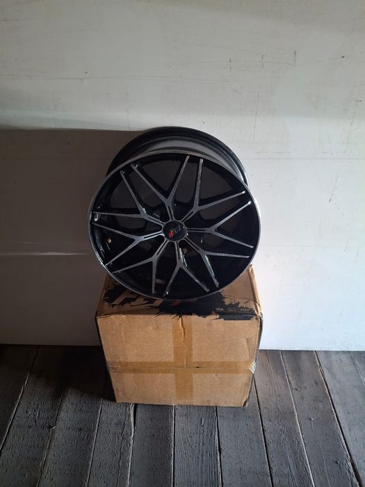 Продам диски новые р.17