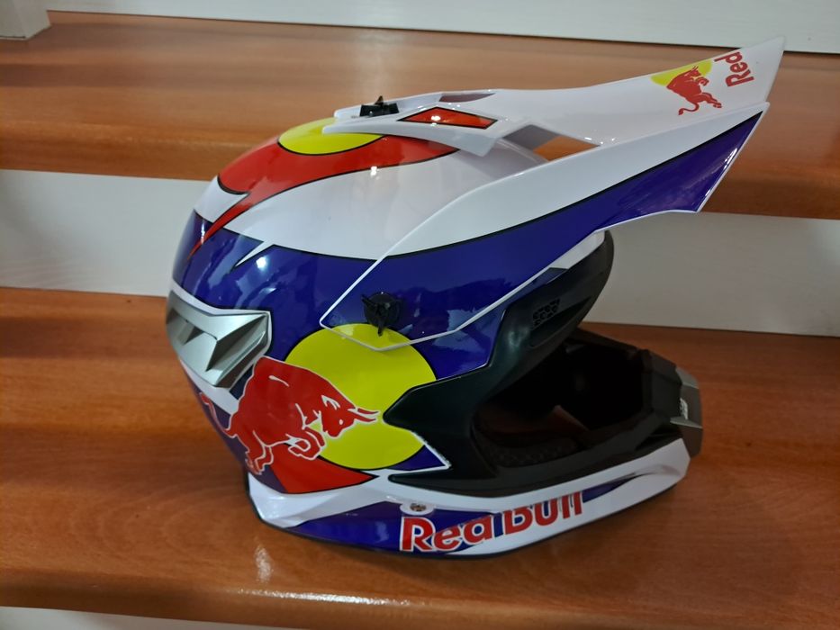 Cască Enduro Red Bull disponibil    L   XL  XXL