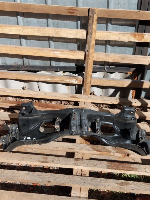 Балка передняя на Subaru Forester