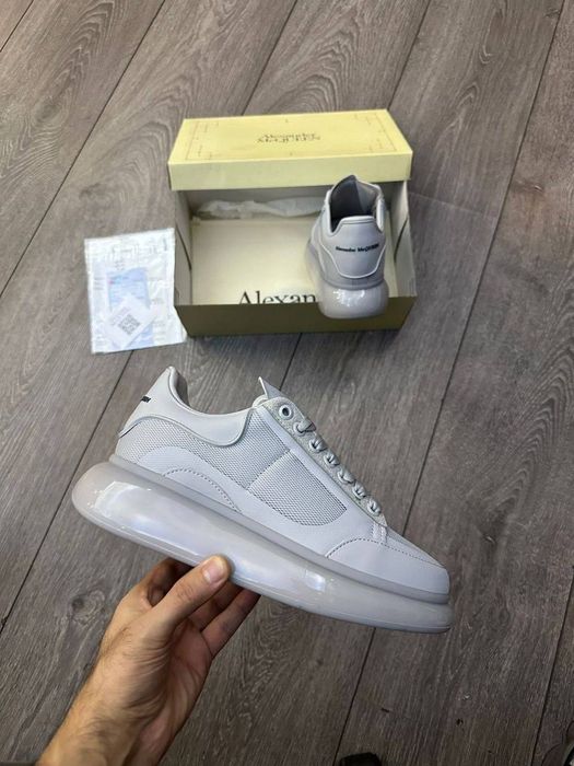 Adidași Alexander McQueen