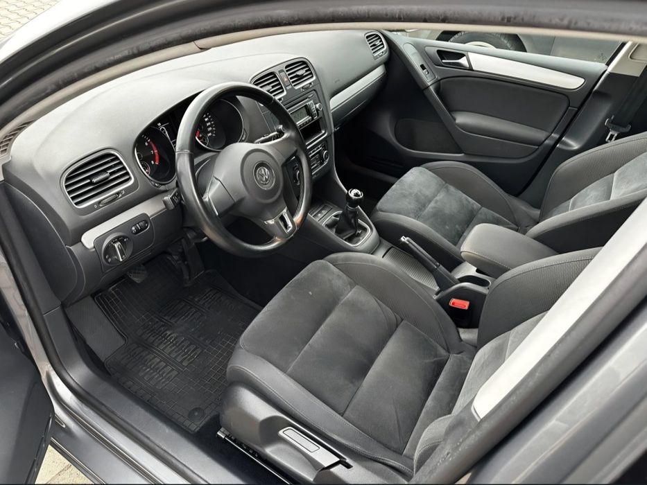 Volkswagen Golf 6 - 1.4 TSI 160CP - Alcantara * Senzori * Pilot Aut.