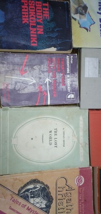 Книги, по 5000 сум. Новые. Стояли на полке