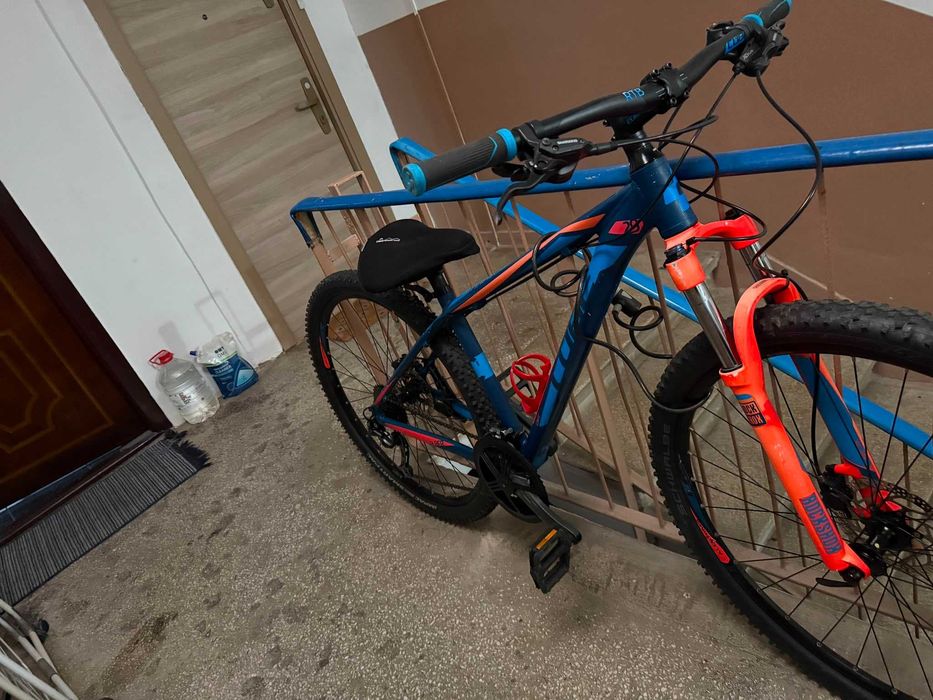 vand bicicleta dirt jumper cube
