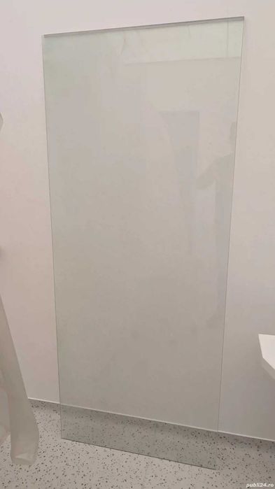 Vând geam securizat pentru baie