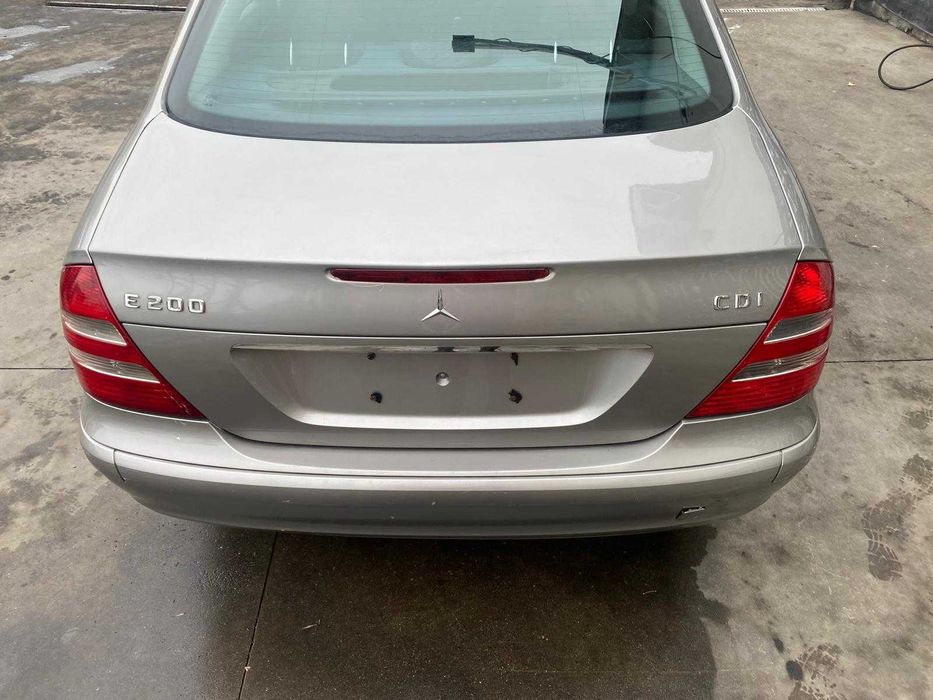 dezmembrez mercedes w211/bara fata w211/faruri w211/capota w211