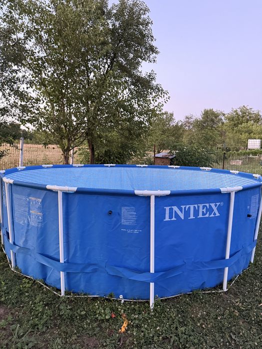 Piscina supraterana cu cadru metalic 4.5 metri diametru