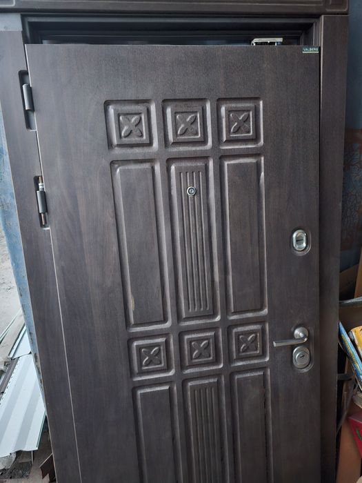 Продам дверь входную