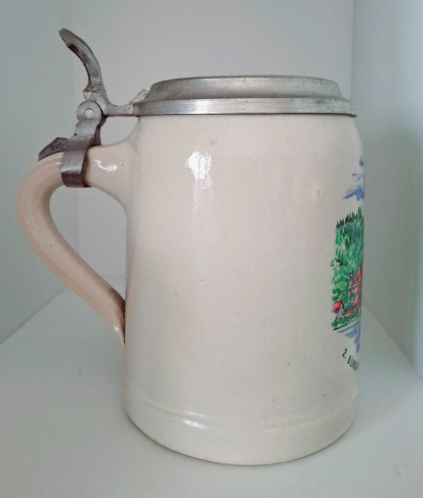 Старинна немска порцеланова халба ERBO ZINN, с гравиран капак Bayern.