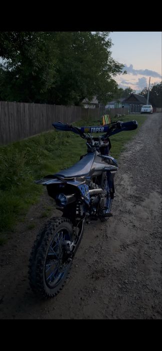 Vand cross JRH 125 in perfecta stare !!!
