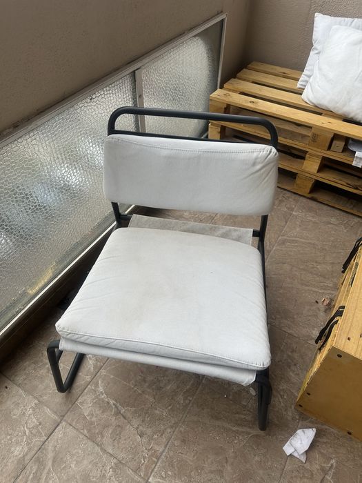 Продавам стол за балкон