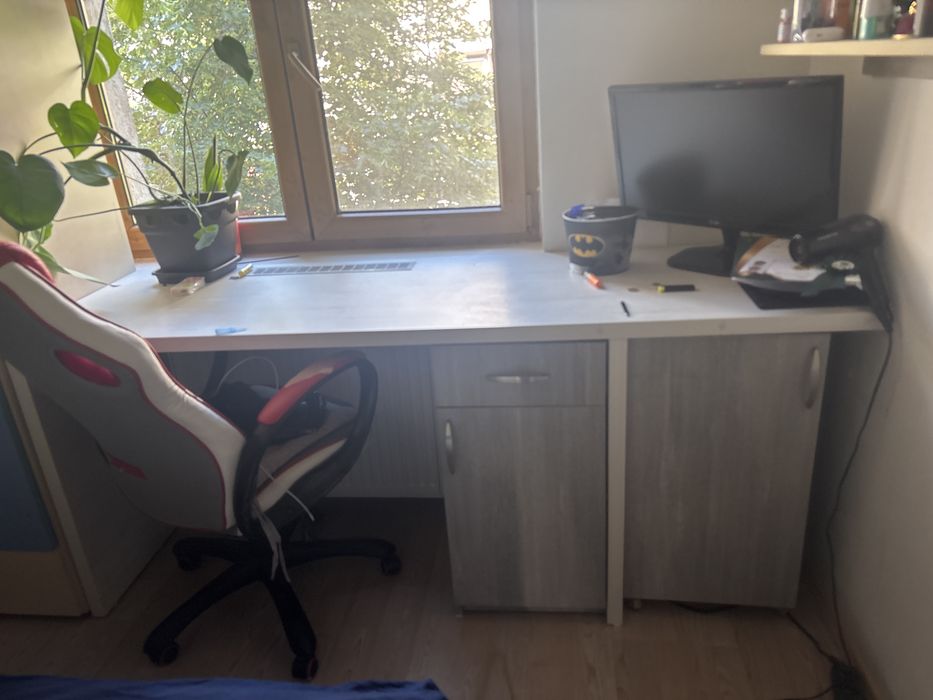 Televizor+Scaun+Birou Negociabil