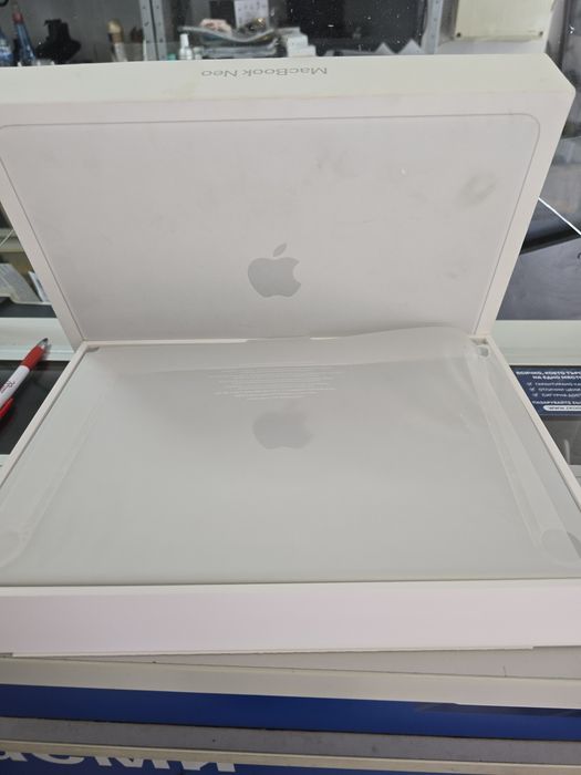Apple MacBook Neo, Нов