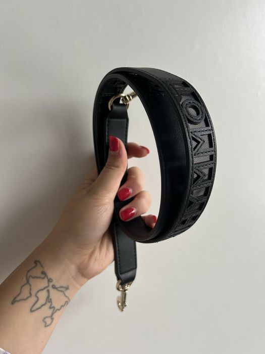 Малка черна дамска чанта Tommy Hilfiger