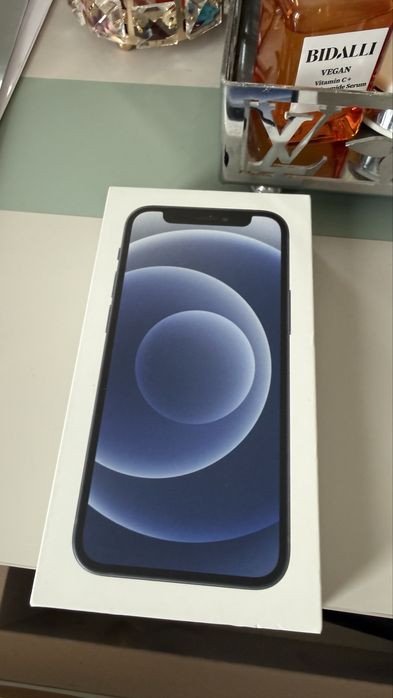 iPhone 12mini идеальный сост.