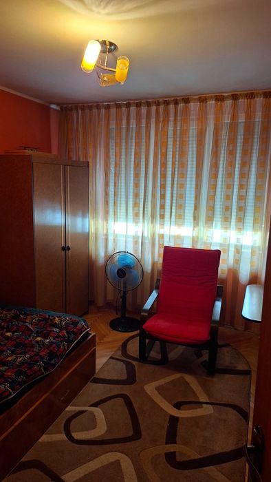 Apartament 4 camere de vânzare – Titan, parter, bloc cu 4 etaje