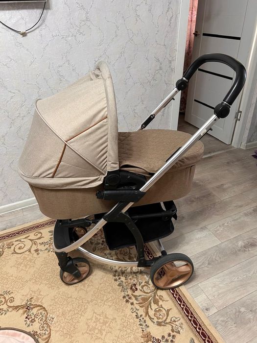 Продаётся коляска 3в1
