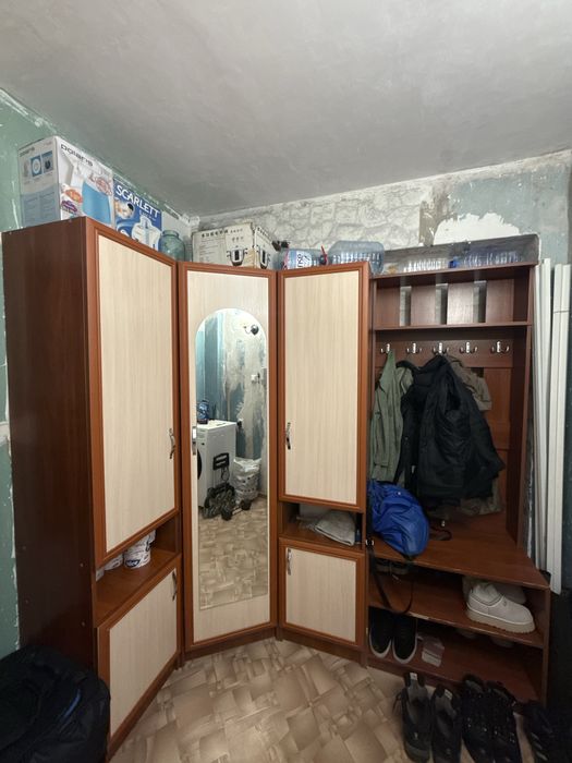 Шкаф в прихожую с зеркалом