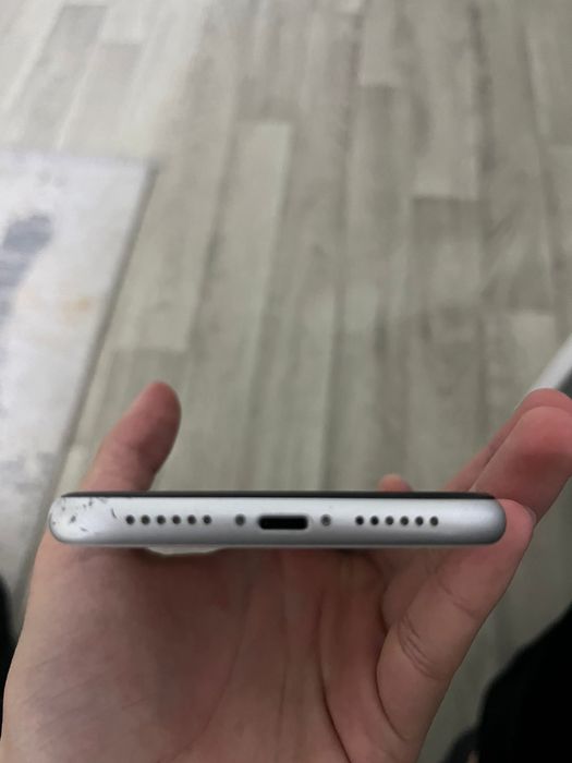 Iphone 11 продам белый торг есть