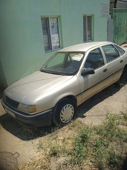 Opel Vectra 1991 жылғы