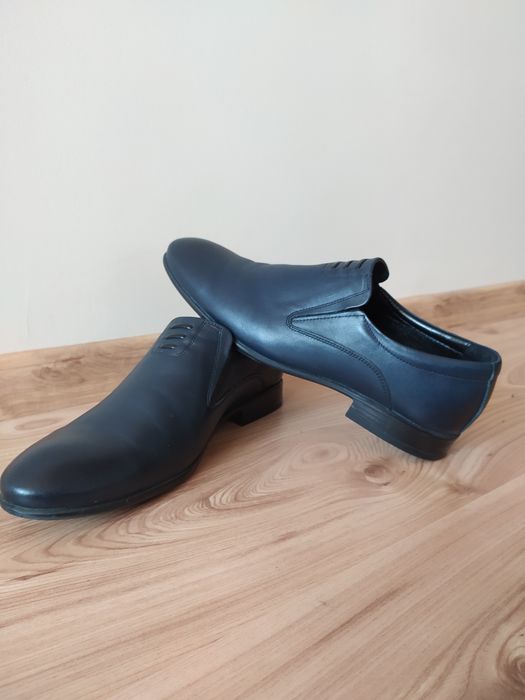 Официални обувки (40 номер)