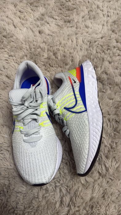Adidasi nike nr 42.5