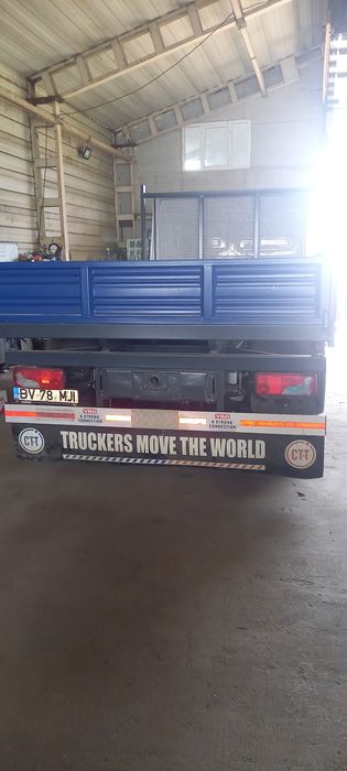 Mercedes atego 818 basculabil 3 parti basculare pe cutie an 2001