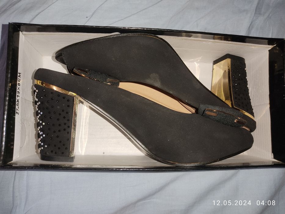 Женские шлепки на каблуке