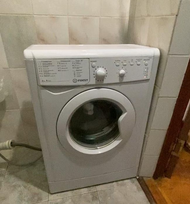 Продам стиральную машину lndedit