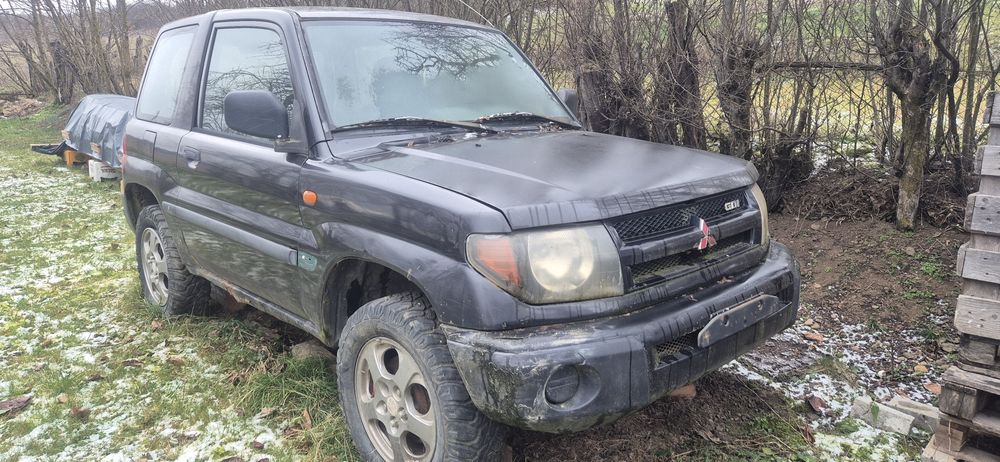 Mitsubishi pajero pinin