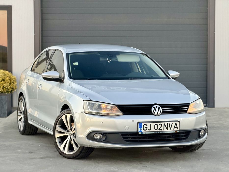 VOLKSWAGEN Jetta 2012 — imagine 3