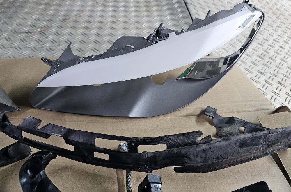 Бмв ф10 f10 f11 ф11 фарове на части ксенон xenon bmw 520d 530 535d