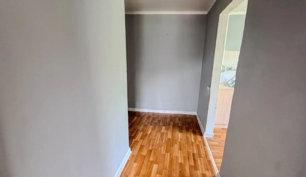 продам 1-ком. 35кв. 5мкр. 3-этаж