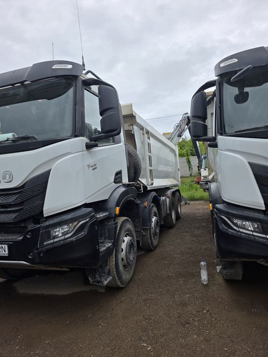 Camion 8x4 iveco