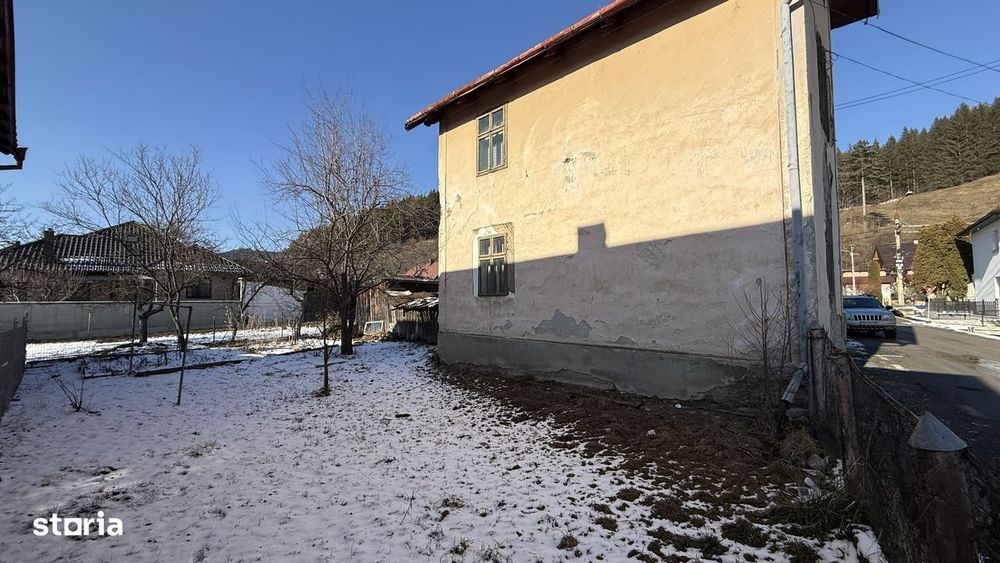 Casă veche și teren 373 mp , zonă bună în Câmpulung Moldovenesc