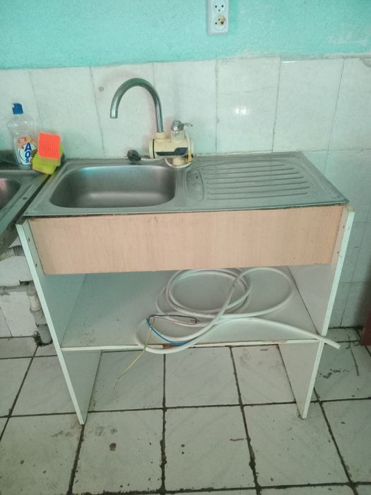 Продам газову плиту.