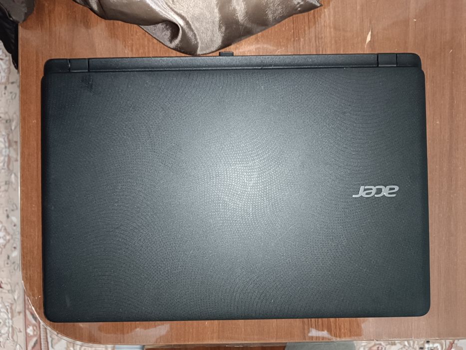 Aspire ES1-524 черный