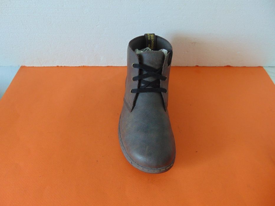 НОВИ Dr Martens номер 44 Оригинални мъжки обувки