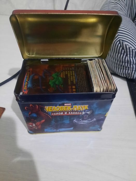 Коллекционные карточки Marvel Человек паук Герои и Злодеи