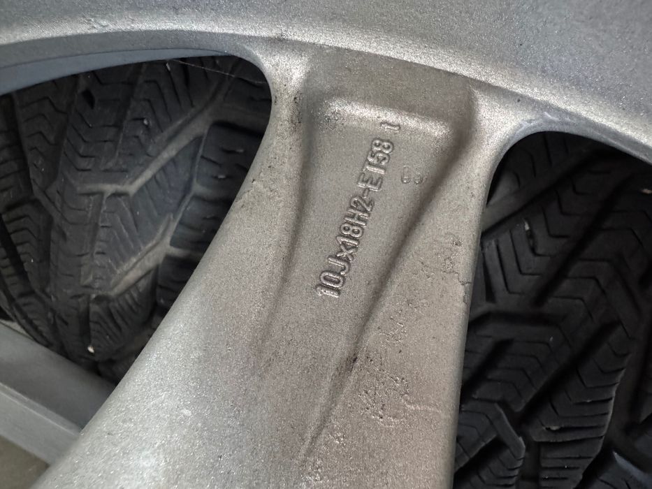 Гуми и джанти за PORSCHE CARRERA 997 Sport packet 265/40/18R (задни) - 235/40/18R (предни)