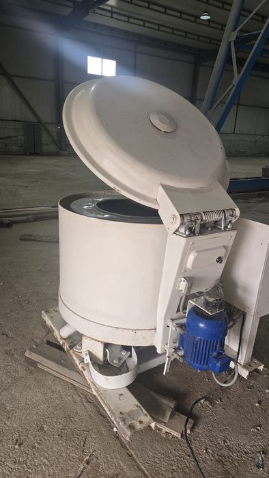 Продаётся центрифуга ВЯЗЬМА КП 223