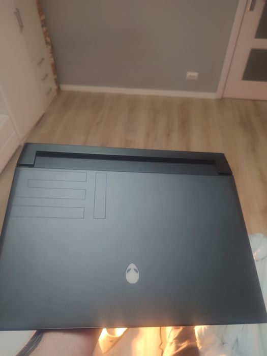 Vând Schimb Leptop Gaming  Alienware m15 R3