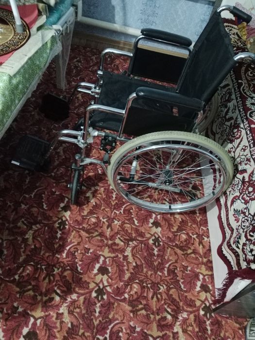 Кресло- каталка для инвалидов